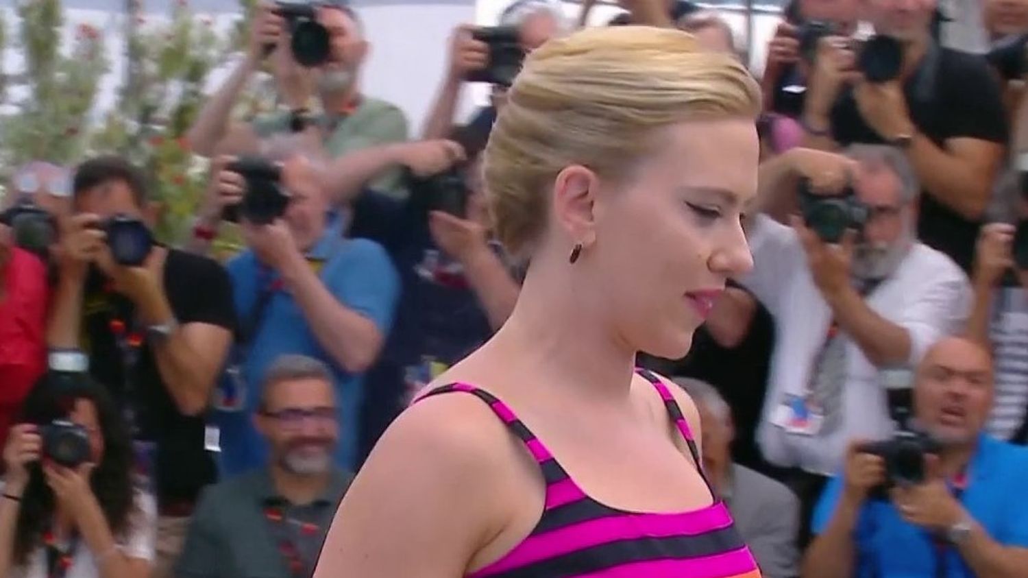 Festival de Cannes 2023 : Scarlett Johansson fait sensation sur le tapis rouge