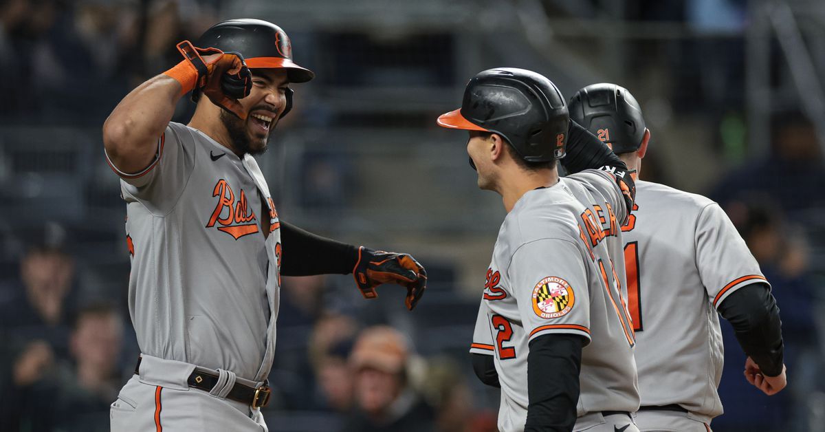 Orioles use an eight-run seventh inning to stun Yankees with 9-6 victory