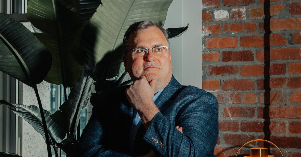 Reid Hoffman Is Praising the Virtues of AI