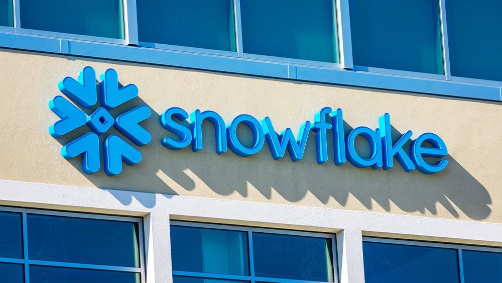 SNOW Stock Plunges On Weak Outlook Amid Slowing Cloud Computing Growth