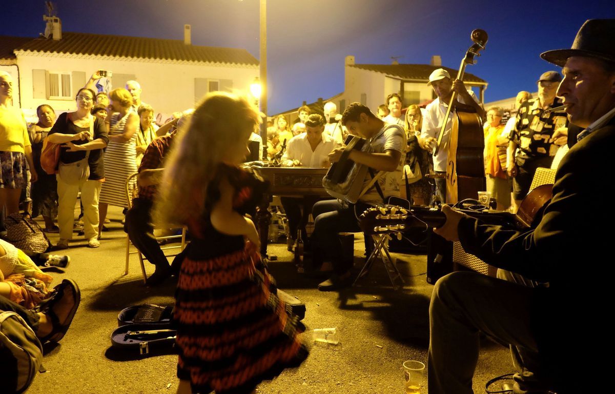 " Ils veulent nous remplacer par des acteurs "… Aux Saintes-Maries-de-la-Mer, le marché de la colère