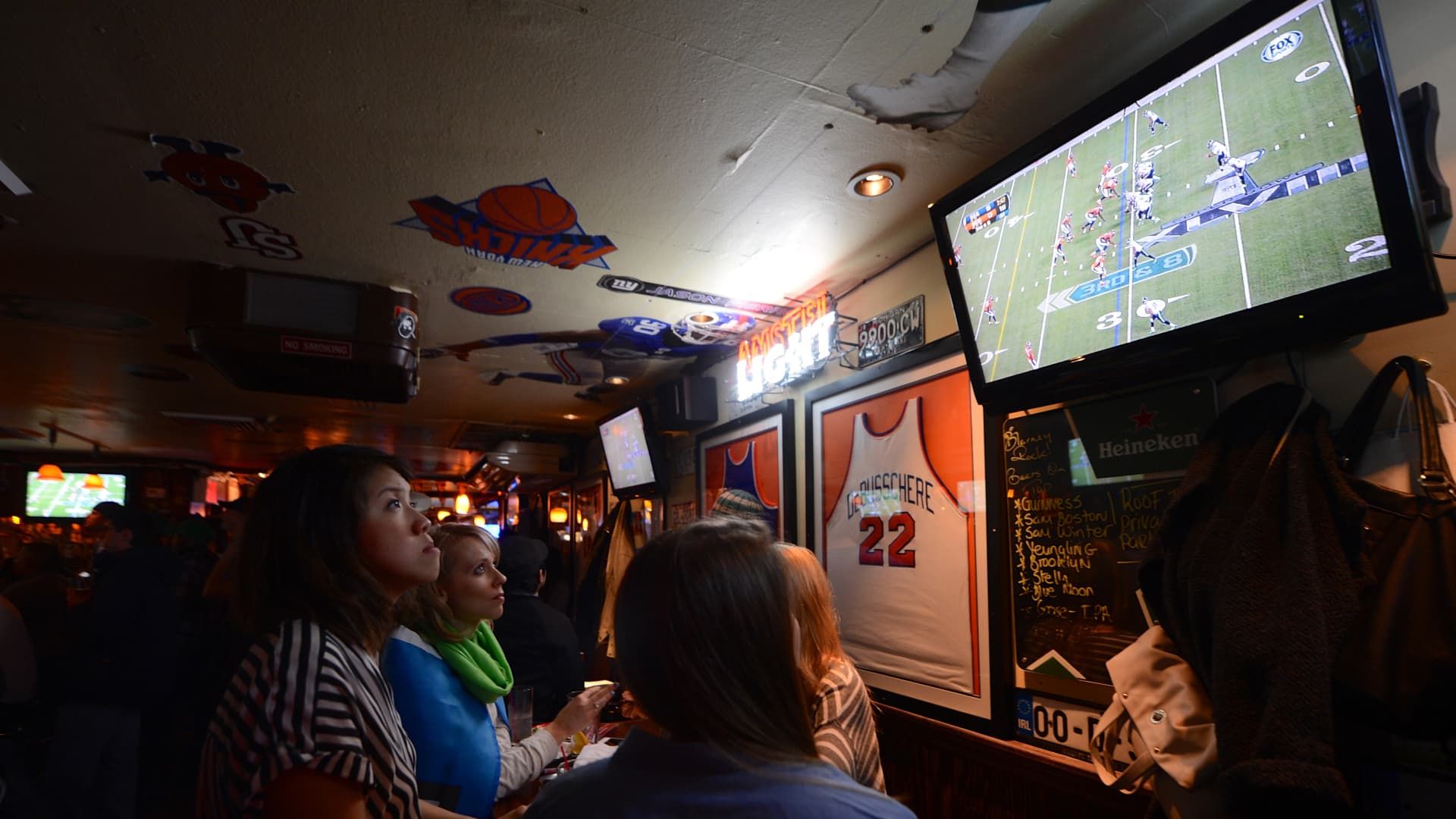 DirecTV to be NFL Sunday Ticket provider for bars, restaurants