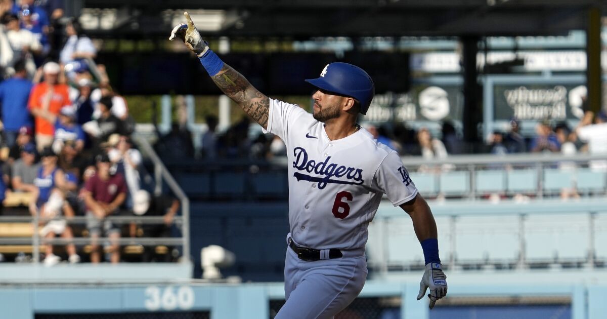 Houston Astros balk helps fuel Dodgers' wacky comeback victory