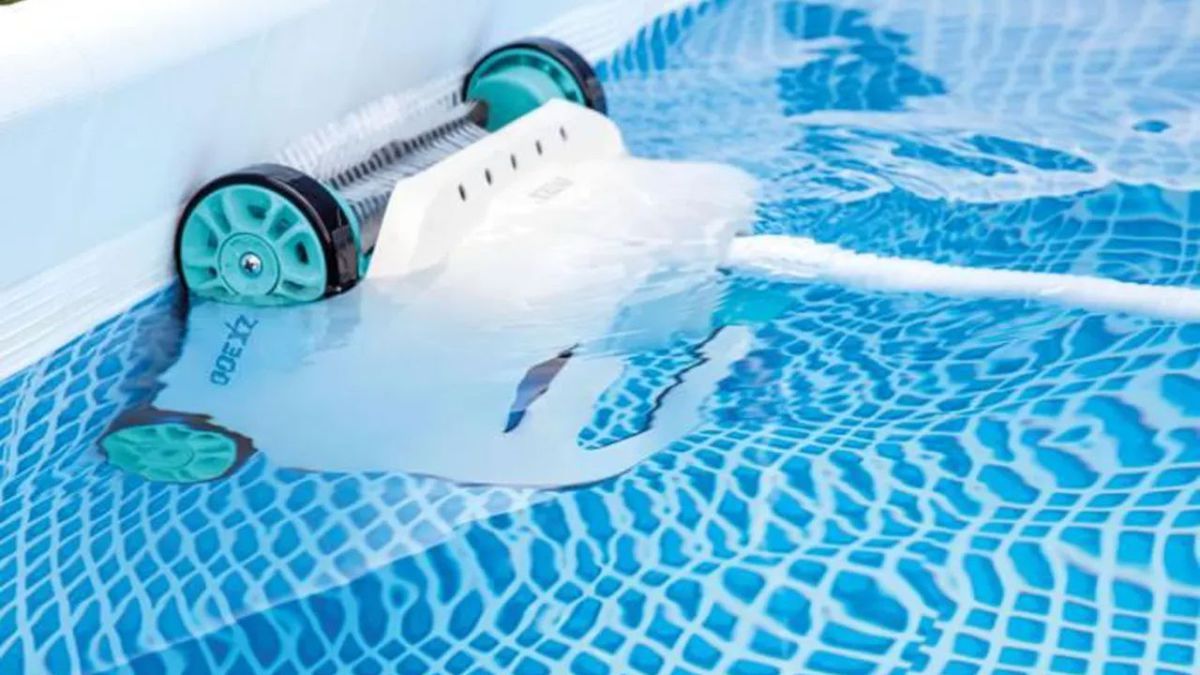 Ce robot de piscine très prisé voit son prix chuter chez Cdiscount