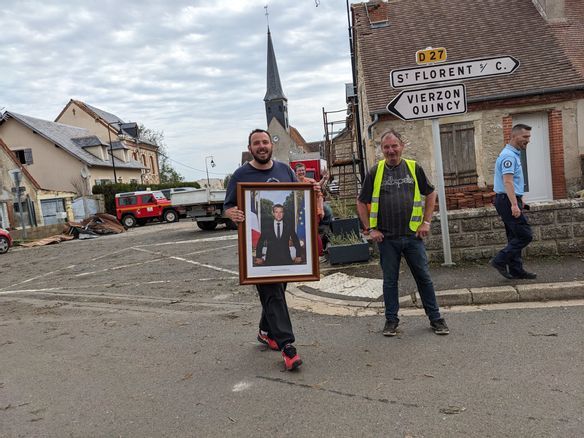 Le président exfiltré de la mairie de Preuilly, des élus dans les manèges de la fête foraine de Bourges... Nos indiscrétions de la semaine