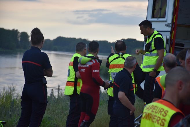 Véhicule tombé dans la Loire : le corps du conducteur a été retrouvé à Guilly, dans le Loiret