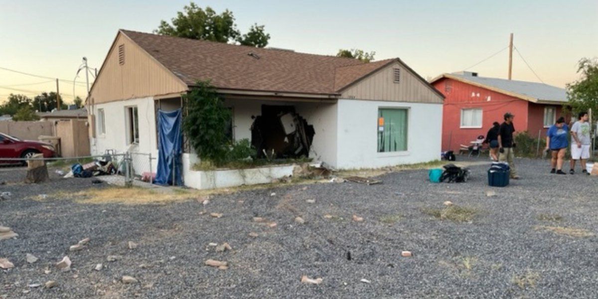 Suspect arrested after allegedly driving stolen car into Glendale home