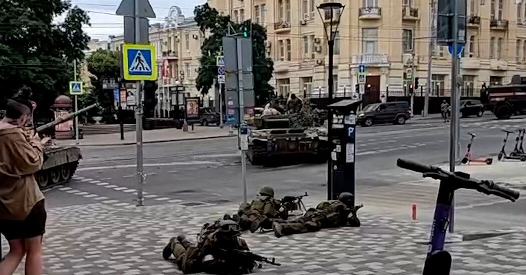 Video Shows Wagner Fighters Surrounding Military Headquarters