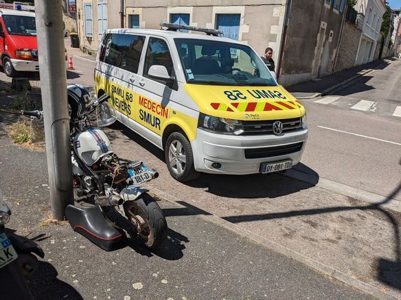 Chute de deux-roues en ville, feu de récolte en campagne, attendu en prison : les faits divers de la Nièvre en bref