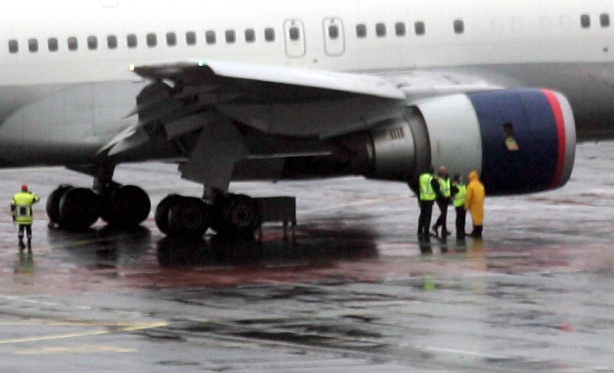 Un employé d'aéroport meurt "aspiré" par un réacteur d'avion