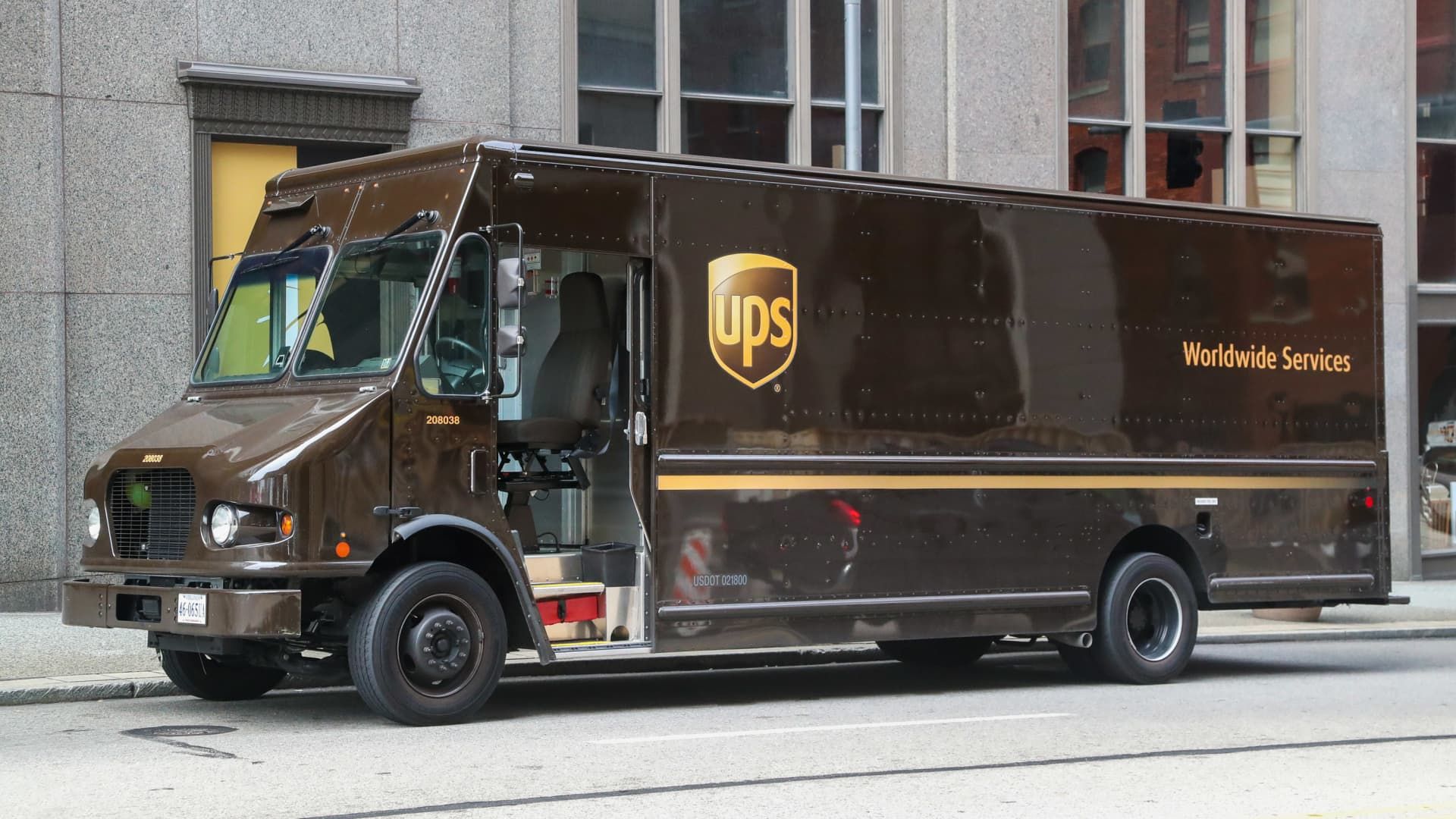 UPS and Teamsters to restart talks in effort to avoid strike