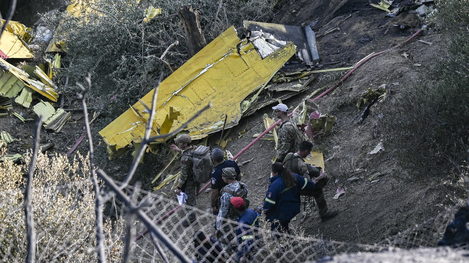 Crash d'un bombardier d'eau en Grèce : l'ancien pilote Christophe Govillot penche pour la thèse d'un détachement du "ballonnet de l'aile droite"