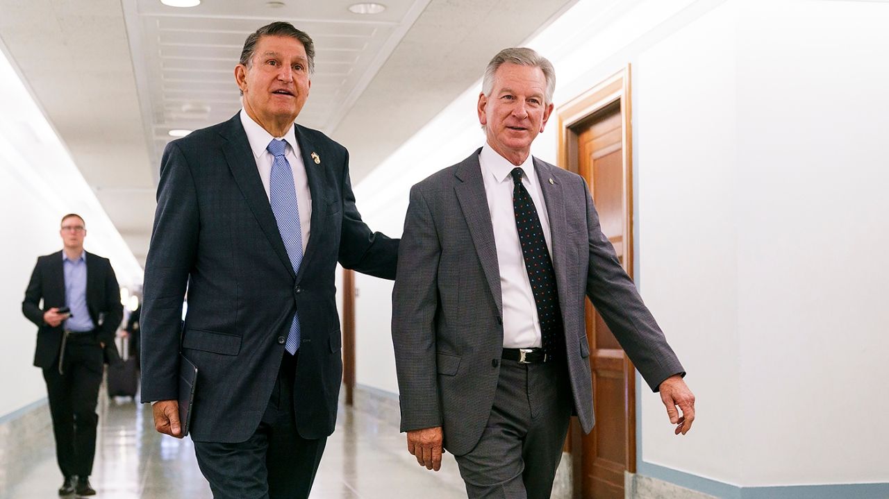 Manchin and Tuberville unveil bill making sweeping changes to college sports