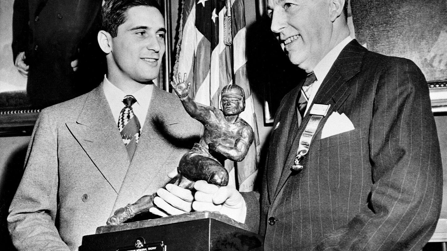 Johnny Lujack, 1947 Heisman winner who led Notre Dame to 3 national titles, dies at the age of 98