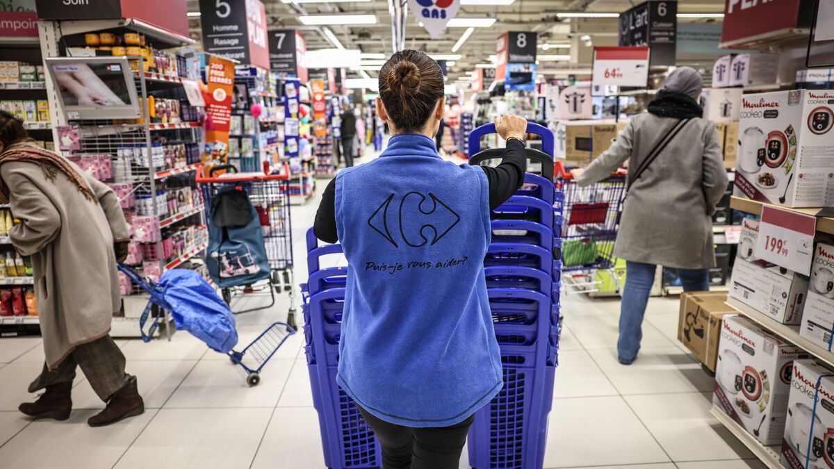 Sartrouville : il enfile un blouson Carrefour pour voler des ordinateurs portables dans la réserve