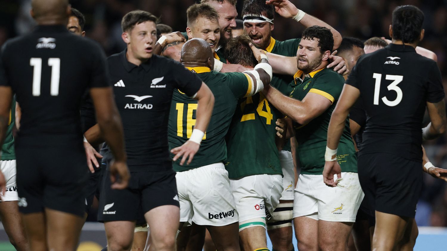 A deux semaines d'affronter le XV de France, les All Blacks subissent la pire défaite de leur histoire face aux champions du monde sud-africains