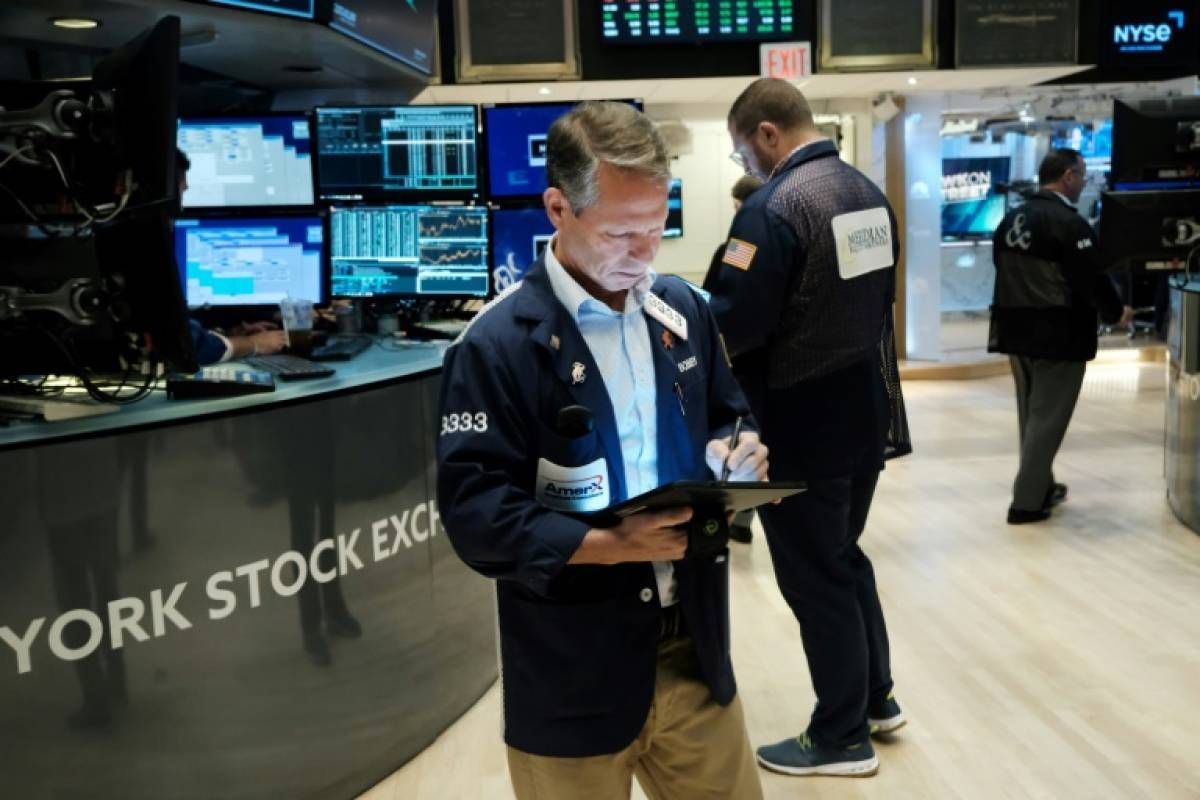 Wall Street hésite, s'accommode du discours de Powell et conclut en petite hausse