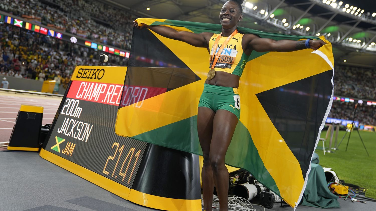 Mondiaux d'athlétisme : la Jamaïcaine Shericka Jackson conserve son titre sur le 200 mètres à Budapest