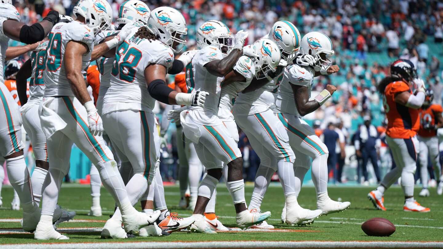 Dolphins' offense flourishes in Year Two with Mike McDaniel