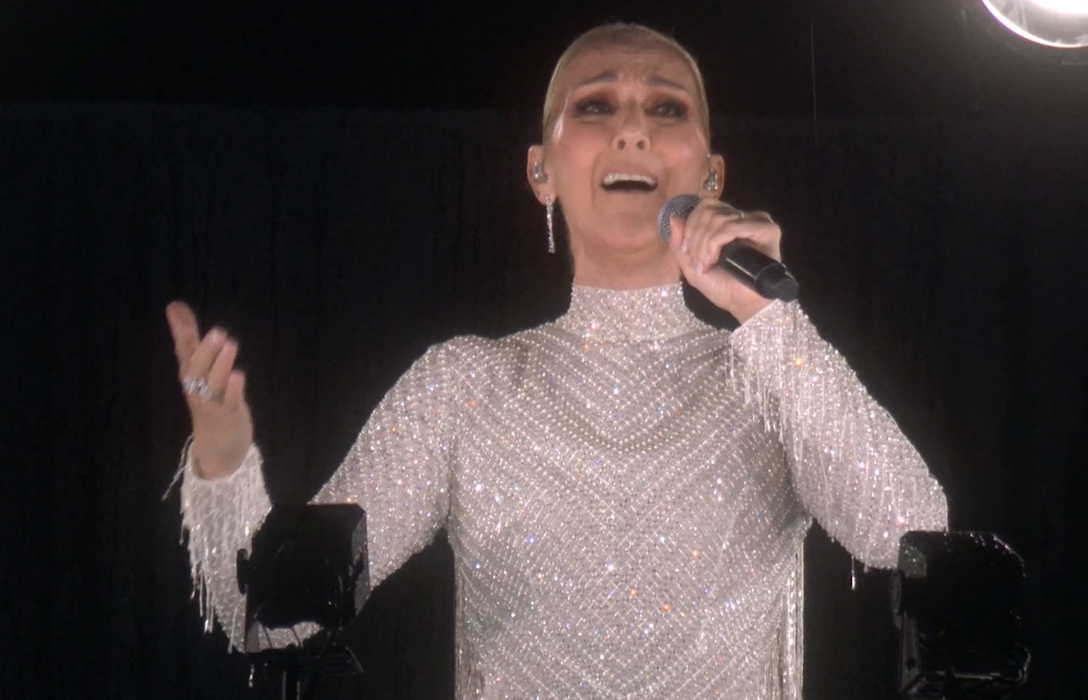 "Au moment le plus difficile" : Céline Dion fait une touchante déclaration après sa prestation aux JO