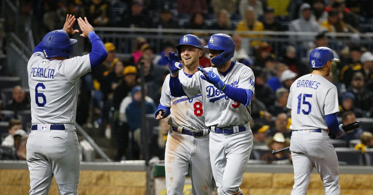 Dodgers bullpen, Chris Taylor home run key comeback win over Pirates