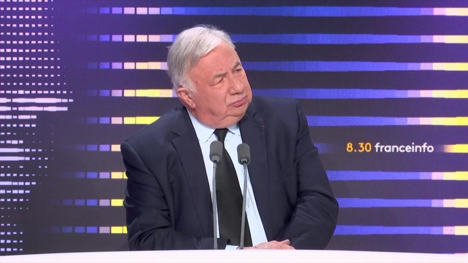 "Casserolades" : "Il faut respecter le président de la République", estime le président du Sénat Gérard Larcher