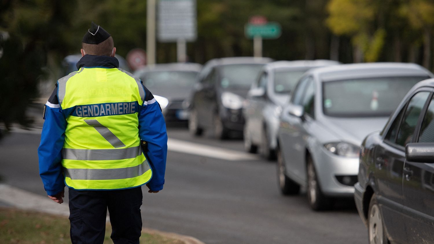 "Stigmatisation", "mesure de bon sens" : pourquoi la question de l'encadrement du permis de conduire des seniors reste si délicate en France