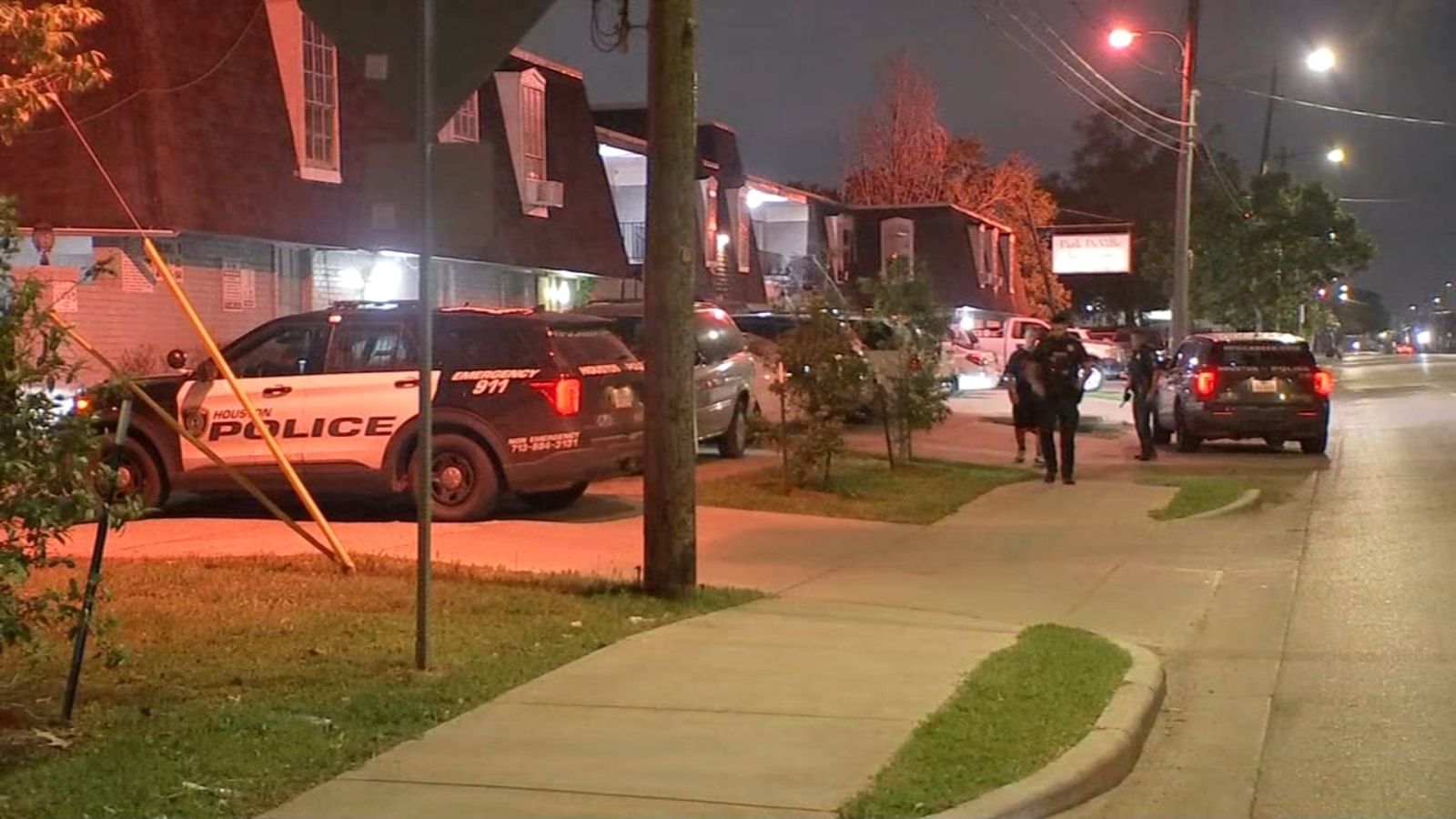 14-year-old boy shot in the neck then abandoned by his friends in southeast Houston, HPD says