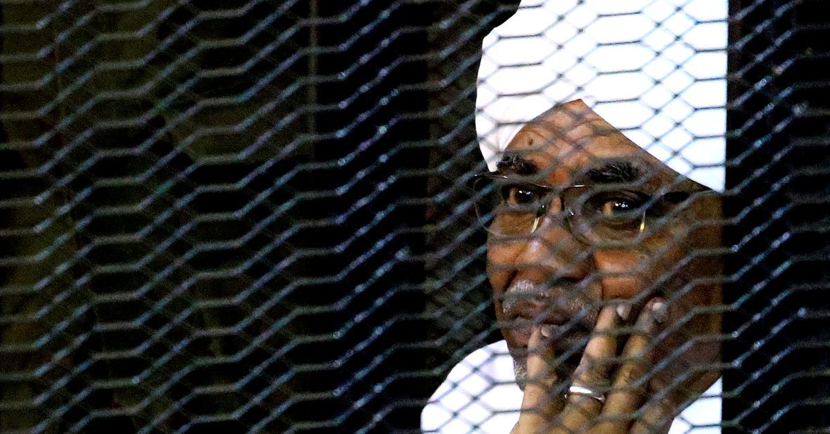 Sudan's Bashir moved to military hospital before fighting, sources say