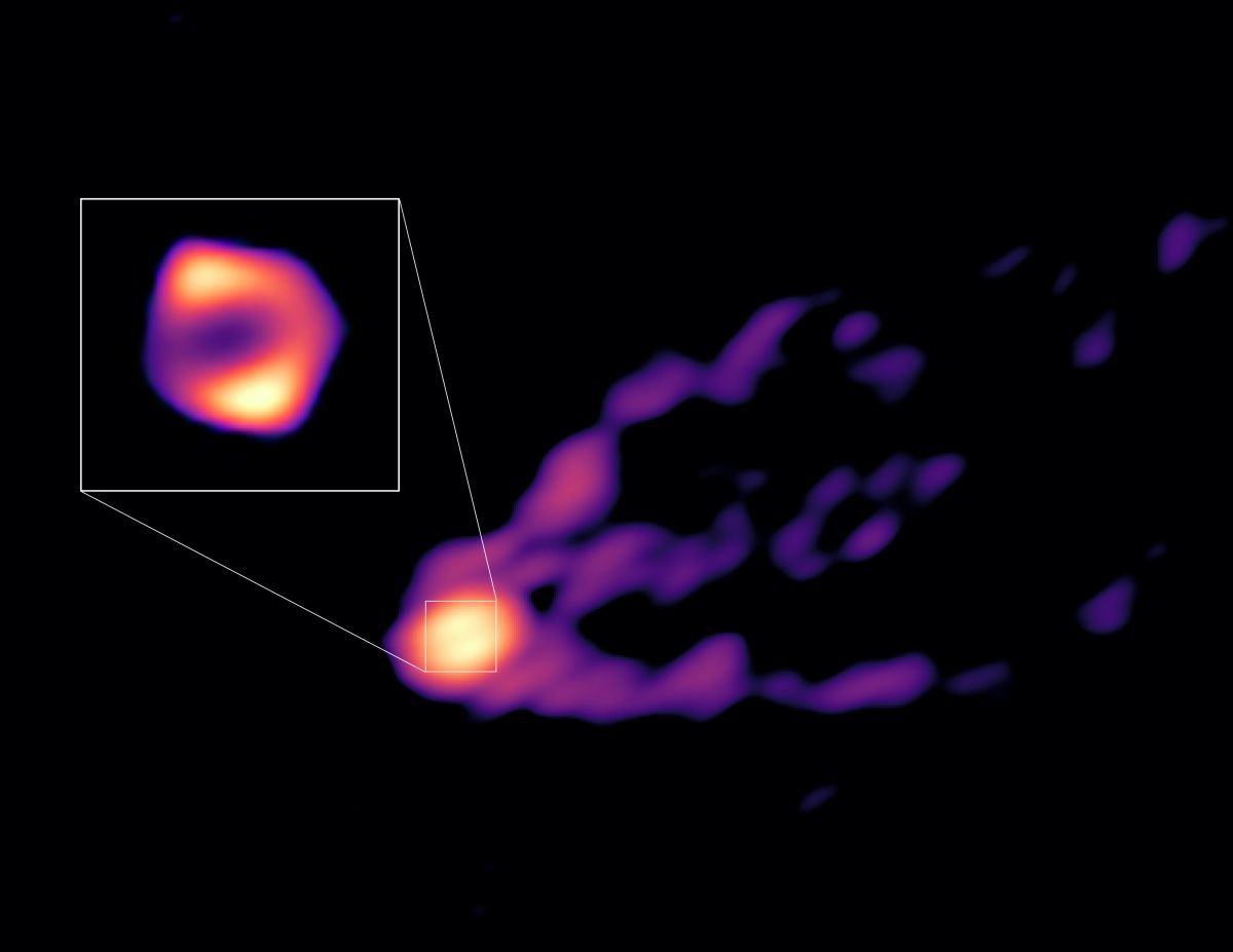 Astronomers snap 1st direct image of black hole blasting out a jet