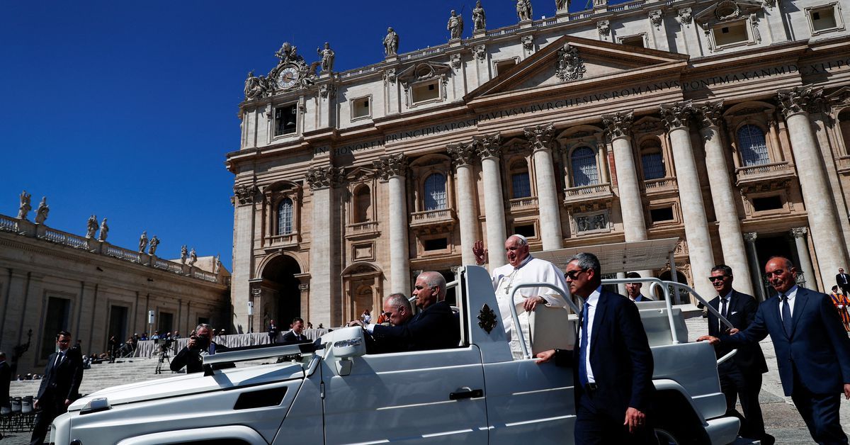 Pope allows women to vote at bishops meeting for first time