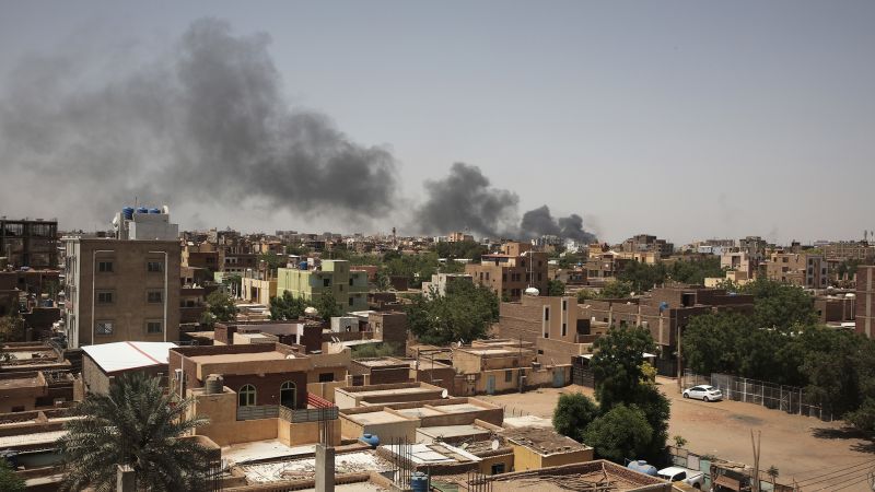 Americans stuck in Sudan to make 'life or death decisions' express anger at US government