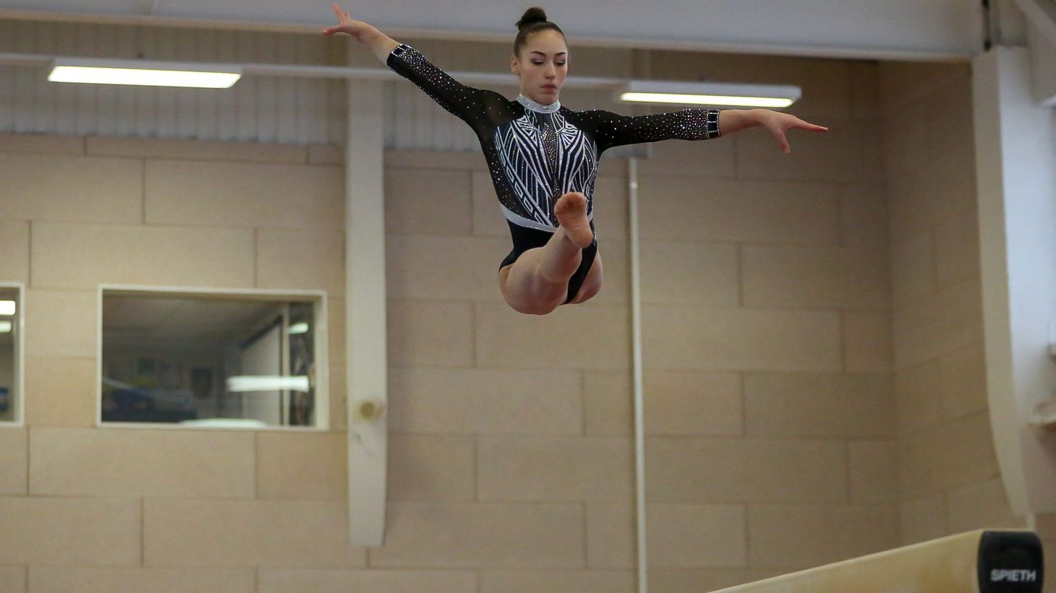 JO 2024 : grand espoir de la gym française, Kaylia Nemour a finalement obtenu le droit de concourir pour l'Algérie