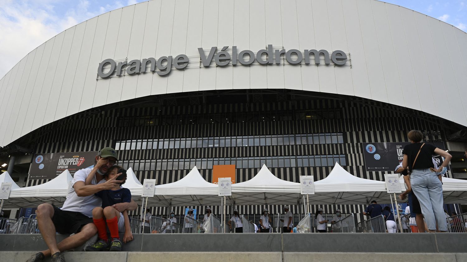 Marseille : le parvis du stade Vélodrome va être rebaptisé en l'honneur de l'ancien président de l'OM Bernard Tapie