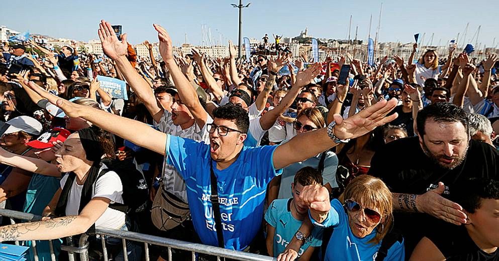 DIRECT. Plusieurs milliers de personnes sur le Vieux-Port pour la rediffusion du match de la victoire de l'OM en coupe d'Europe