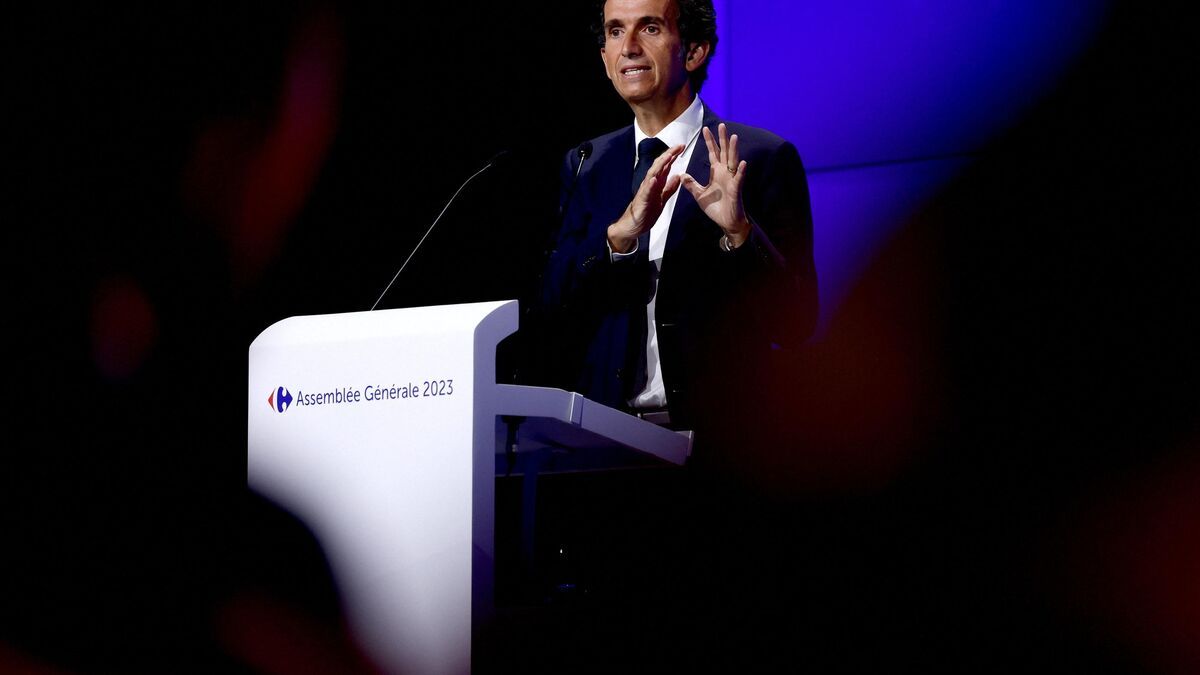 Carrefour : la rémunération du PDG Alexandre Bompard fait de nouveau tiquer les actionnaires