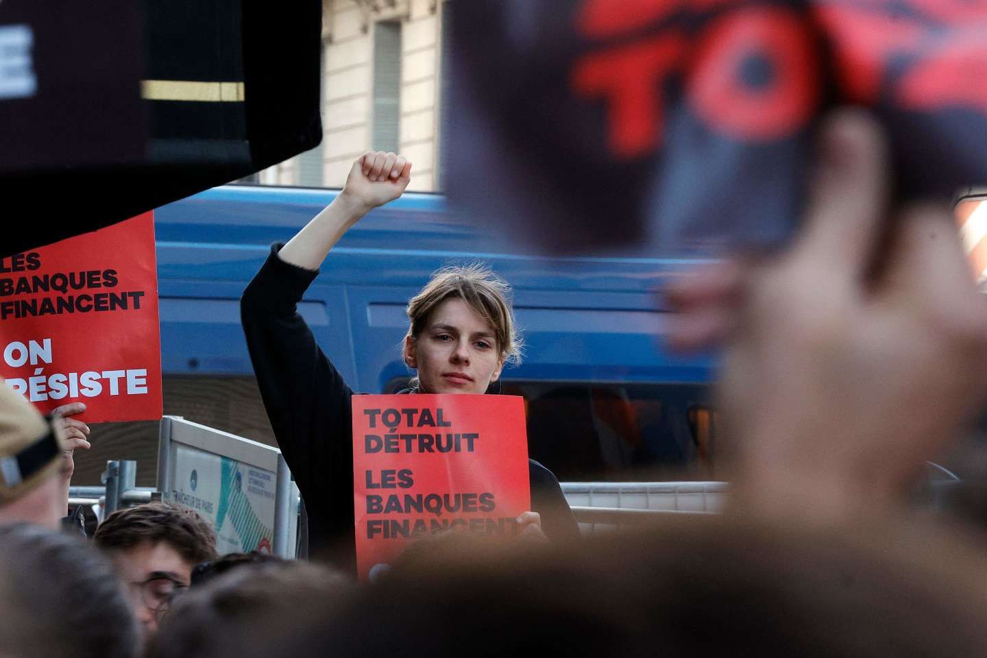 TotalEnergies mène à bien une AG perturbée par une manifestation de militants du climat