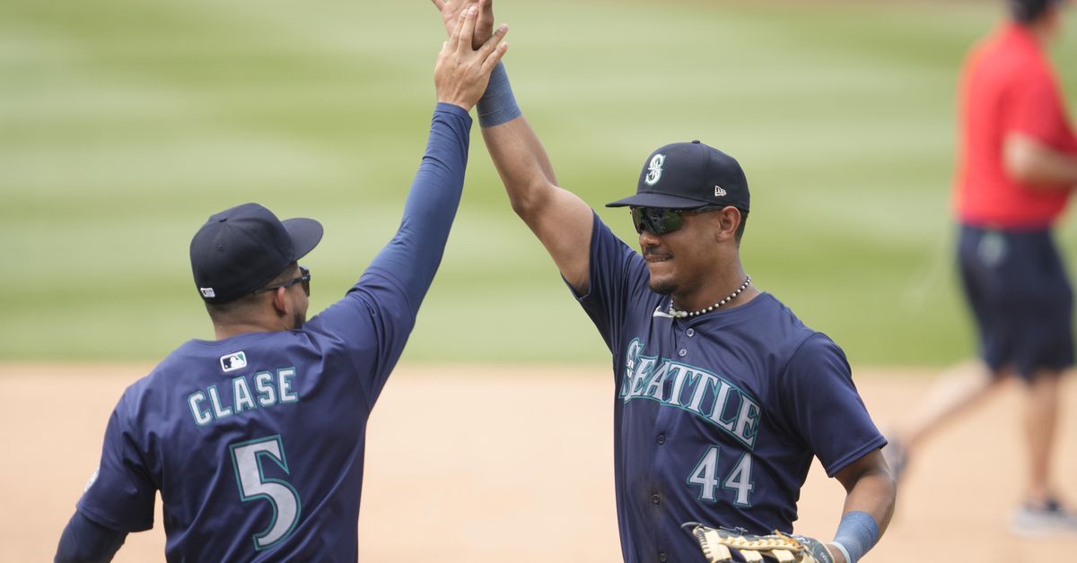 Mariners put in a full day’s work, win 9-5 over Nationals