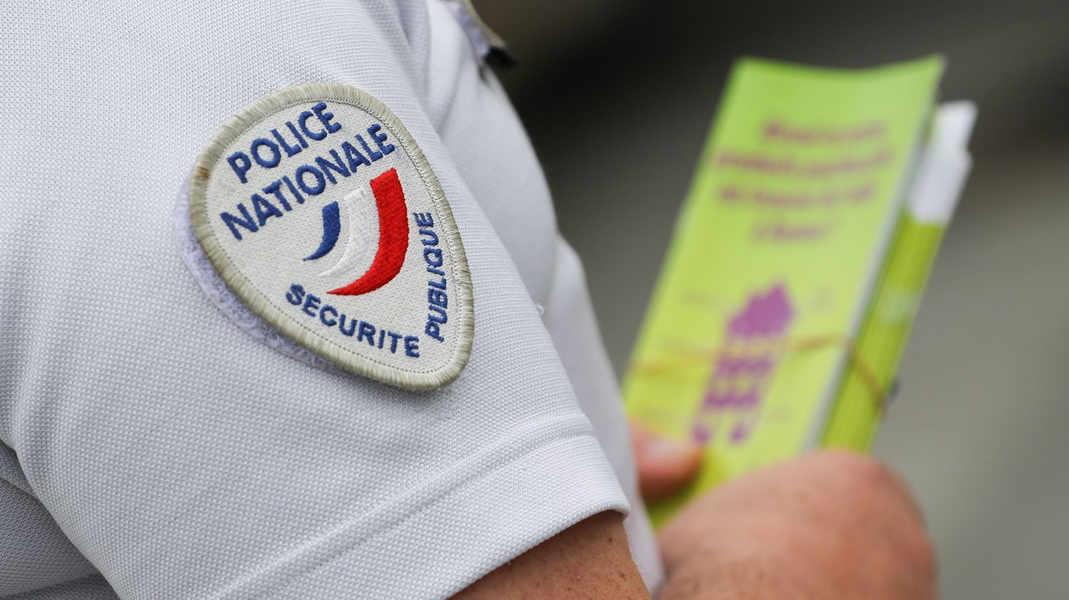 Amendes pour consommation de cannabis payées en carte bancaire ou liquide : "On va se transformer en agent de recouvrement du Trésor public", dénonce un syndicat de police