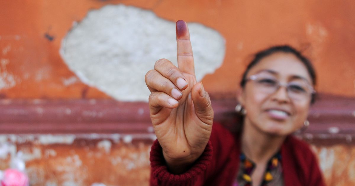 Guatemala election heads for run-off, leftists in lead amid voter anger