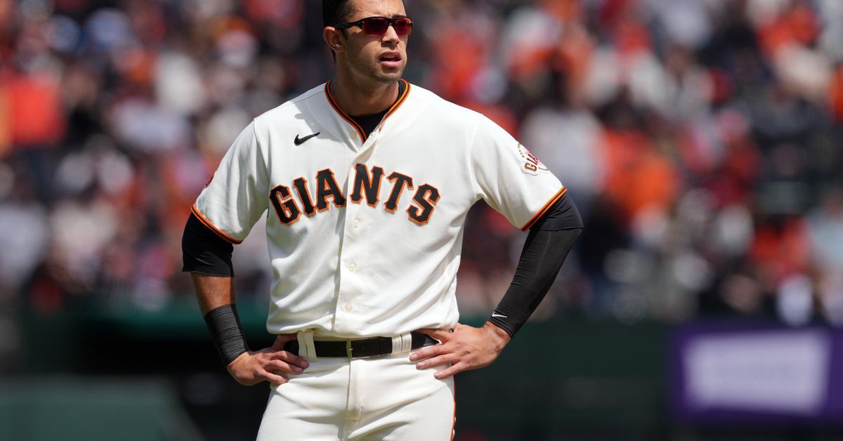 MLB final: Base running mistake proves costly in Giants 5-2 loss