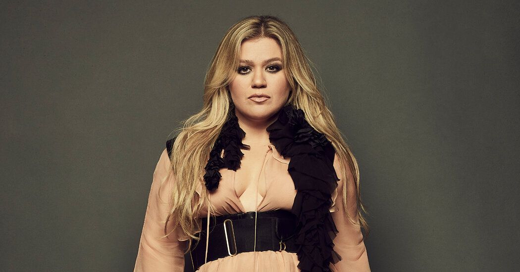 Kelly Clarkson’s ‘Chemistry’ Draws on Familiar Formulas