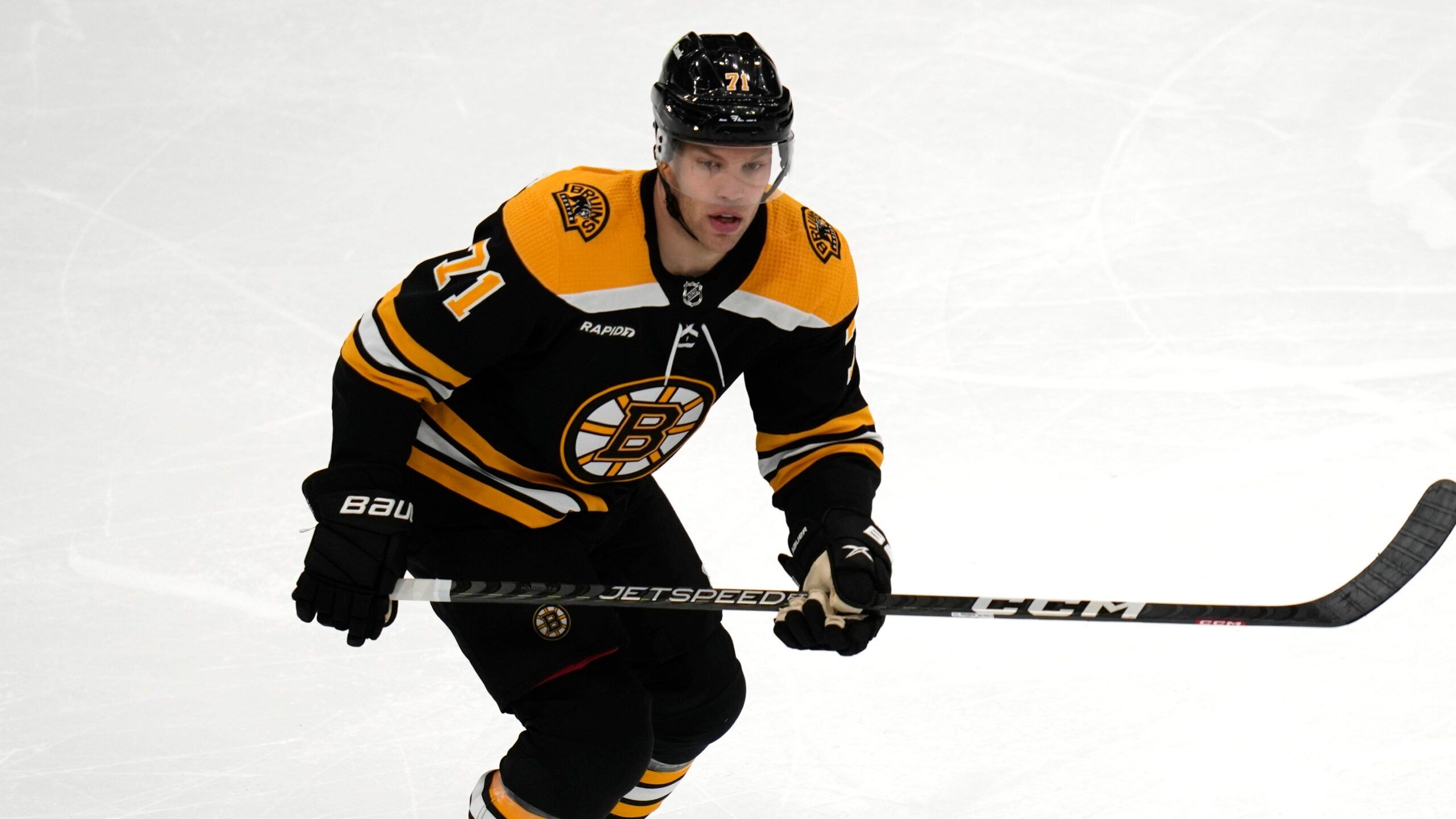 Bruins trade Taylor Hall, Nick Foligno to Chicago