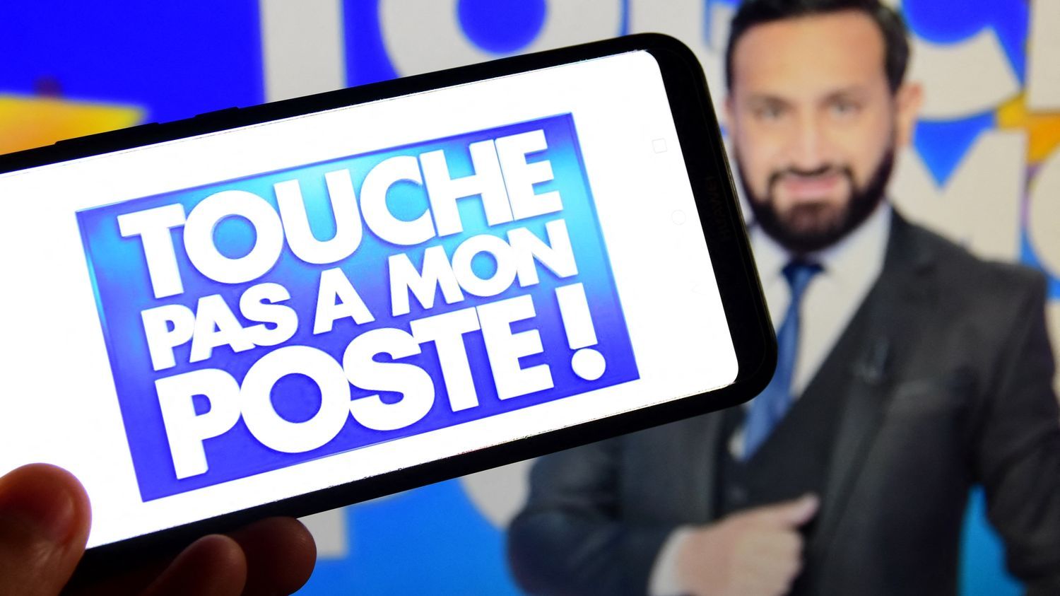 L'Arcom met en garde C8 pour l'interview de faux policiers de la Brav-M chez Cyril Hanouna