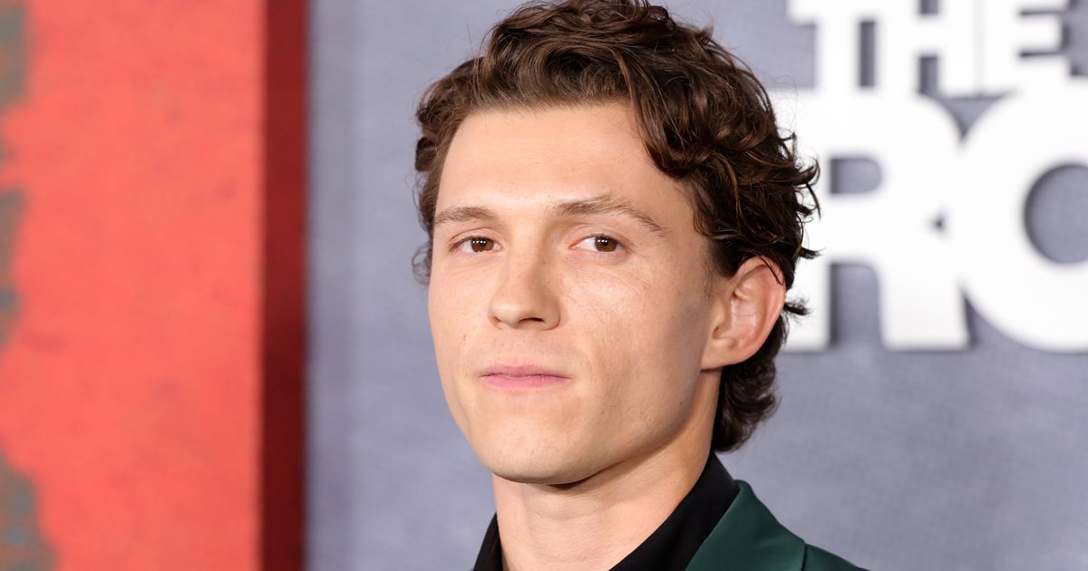 Tom Holland Reacts To Awful Reviews Of 'The Crowded Room'