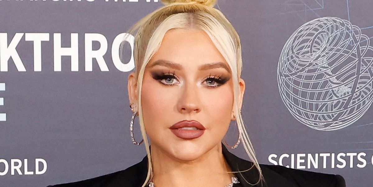 Christina Aguilera Is Mega-Toned In A Swimsuit & Heels In IG Pics