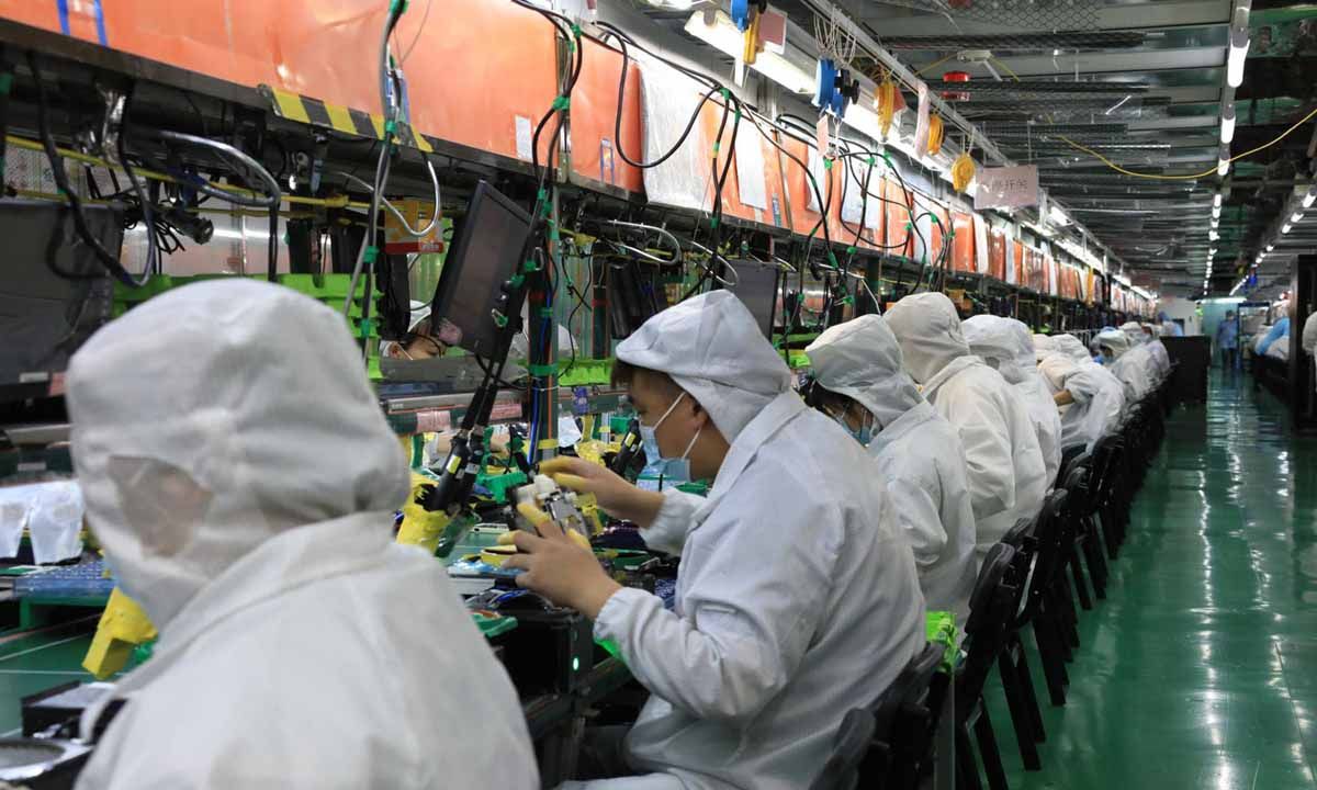 iPhone 15 Launch Preparations Are In Full Swing As Apple’s Assembling Partner Foxconn Is Hiring 1,000 Workers A Day With Incentives