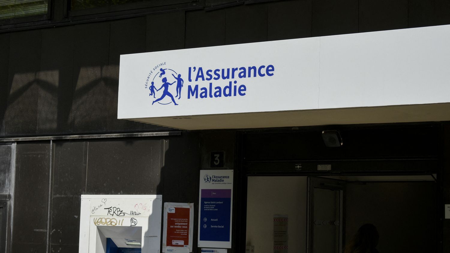 L'Assurance maladie va supprimer jusqu'à 1 700 postes d'ici à 2027, sous conditions