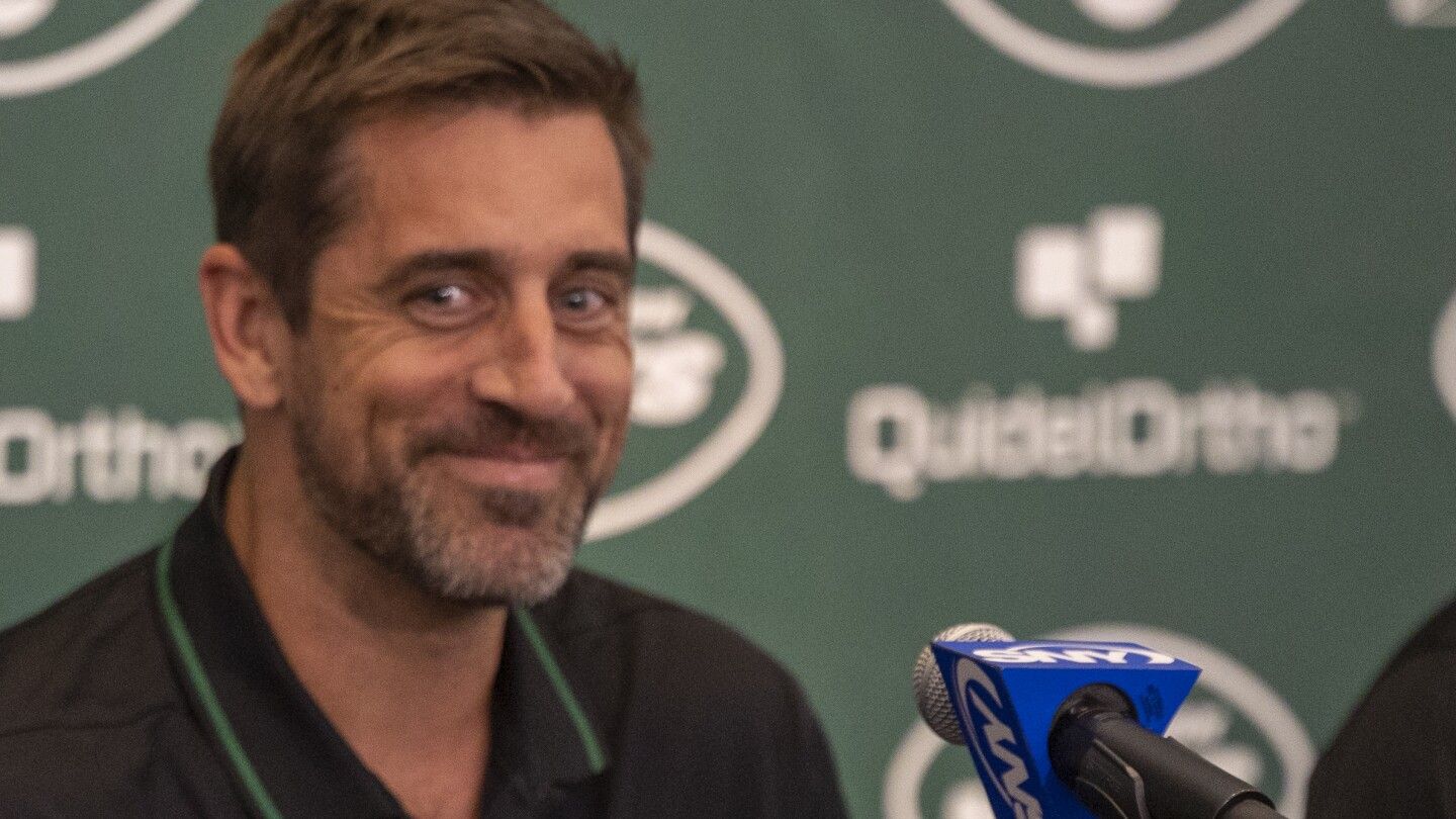 Jets, Aaron Rodgers work out revised contract