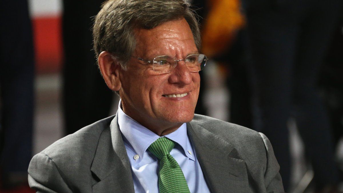 Blackhawks owner Rocky Wirtz dies at age 70